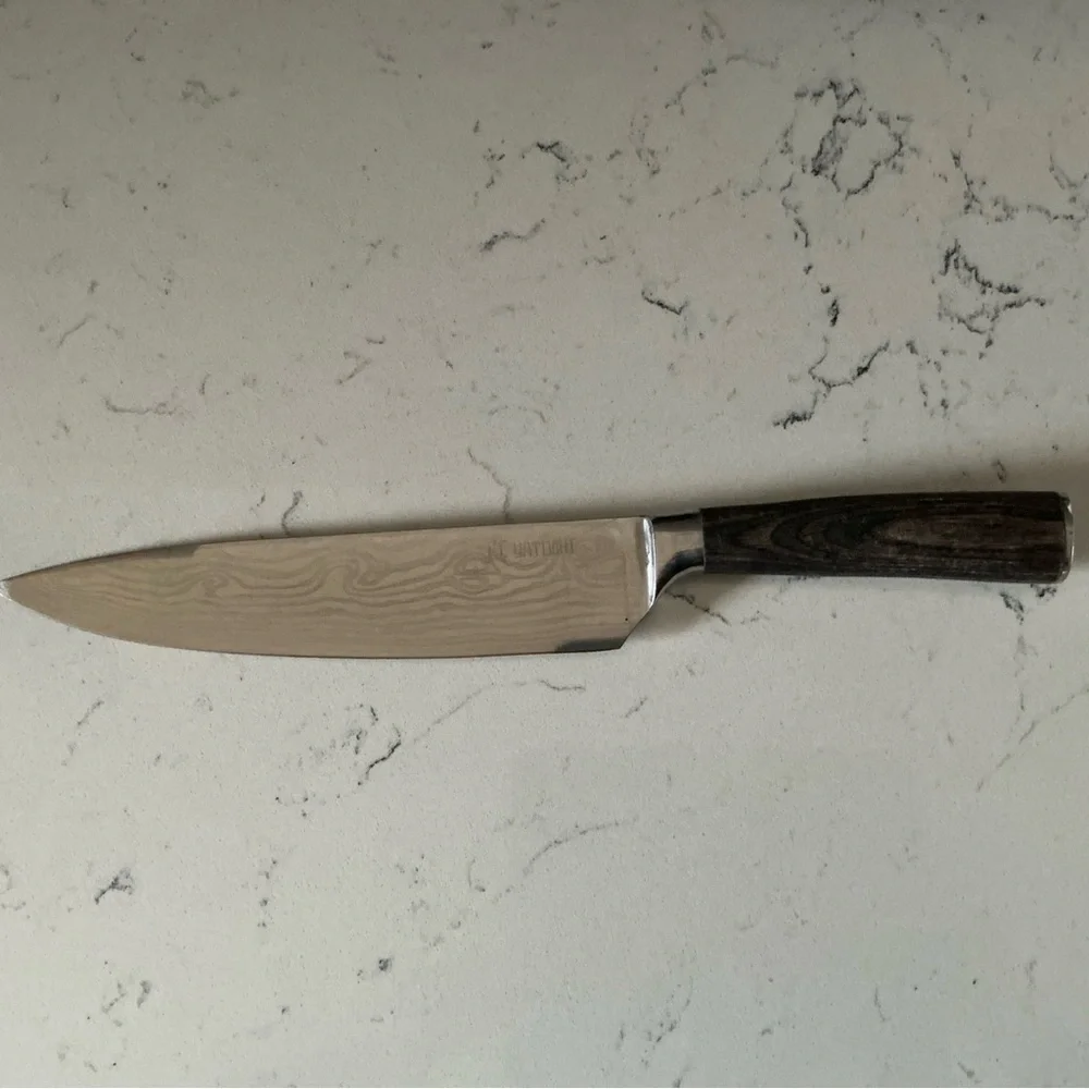 Yatoshi professional 8” chefs knife Damascus pattern high carbon stainless steel
